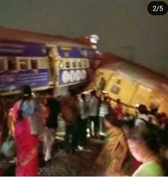 anupras33's tweet photo. Another passenger train accident in odisha in #almanda station
#Visakhapatnamrayagada
#eastcoastrailway
#IndianRailways
#INDvENG #NZLvRSA https://t.co/1VPtRdba44