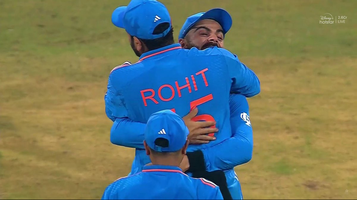 #RohitSharma𓃵 #ViratKohli𓃵 
The bond between these 2 is something else 😍❤❤❤ 
#ENGvNZ