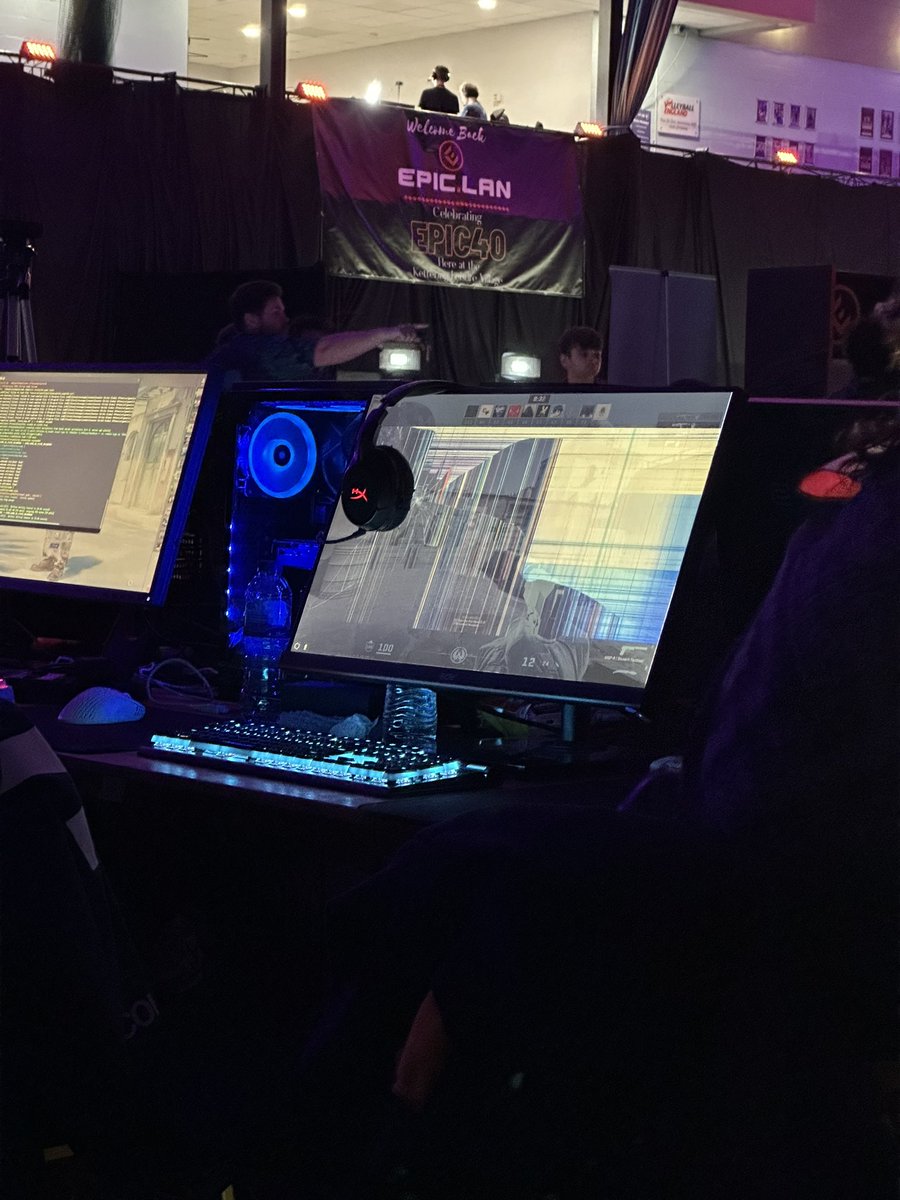 BadgerCS2's tweet image. On the way back from my first EpicLan, it was so nice to meet so many people and get some coverage experience under my belt.

Huge thanks to @Dafydd00 @DuckMoriarty @MarcoRizzo_ for all their help and support, looking forward to the next one!