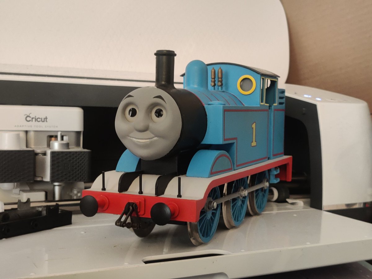 Alexsreplicas's tweet image. Drayton Thomas with Annie and Clarabel! It was fun working on these, and I hope they bring joy and pleasure to everyone visiting Drayton Manor. Learnt a fair bit on this project and I am pleased with how they turned out.
(Final photo belongs to @/JimmyPrime97)