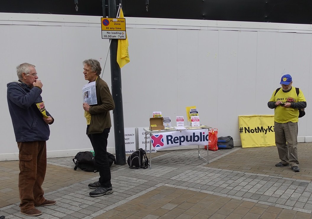 RepYork's tweet image. A few pics from Wednesdays visit to Leeds, our next Saturday session is in  Sheffield on the 18th Nov meet in Costa Coffee on Pinstone Street at 10:15. Our next Wednesday session is back to York on 29th Nov meet in Costa Coffee on Parliament Street at 11:30.