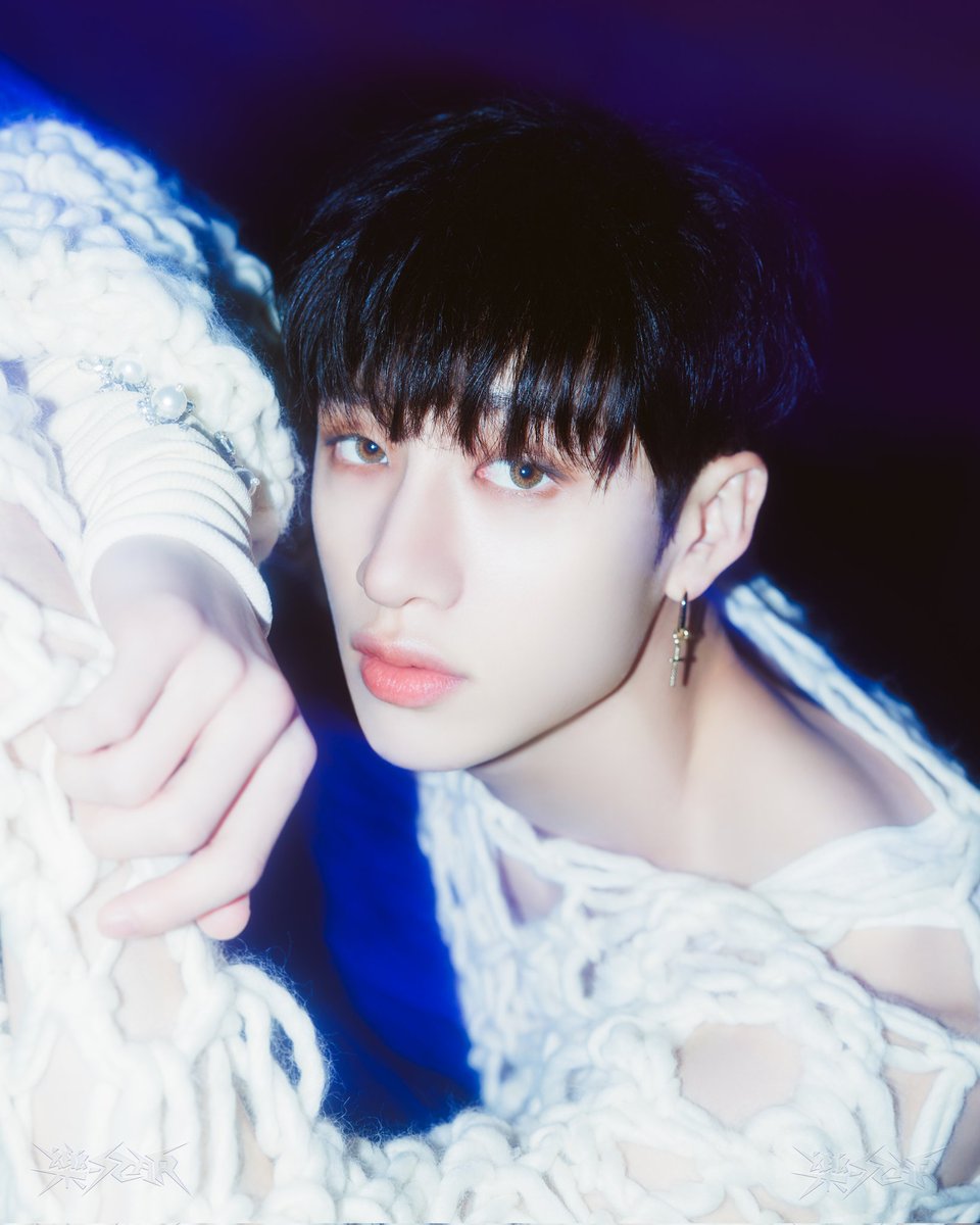 chrstpherbang's tweet photo. Stray Kids(스트레이 키즈) "樂-STAR"
TEASER IMAGES

#방찬 #BangChan

2023.11.10 FRI 2PM (KST) | 0AM (ET) RELEASE 

🤘 PRE-SAVE &amp; PRE-ORDER "樂-STAR"
https://t.co/XRBqZnEe6C

#StrayKids #스트레이키즈
#樂_STAR #ROCK_STAR
#락 #樂 #LALALALA https://t.co/2dgFNXV3T0
