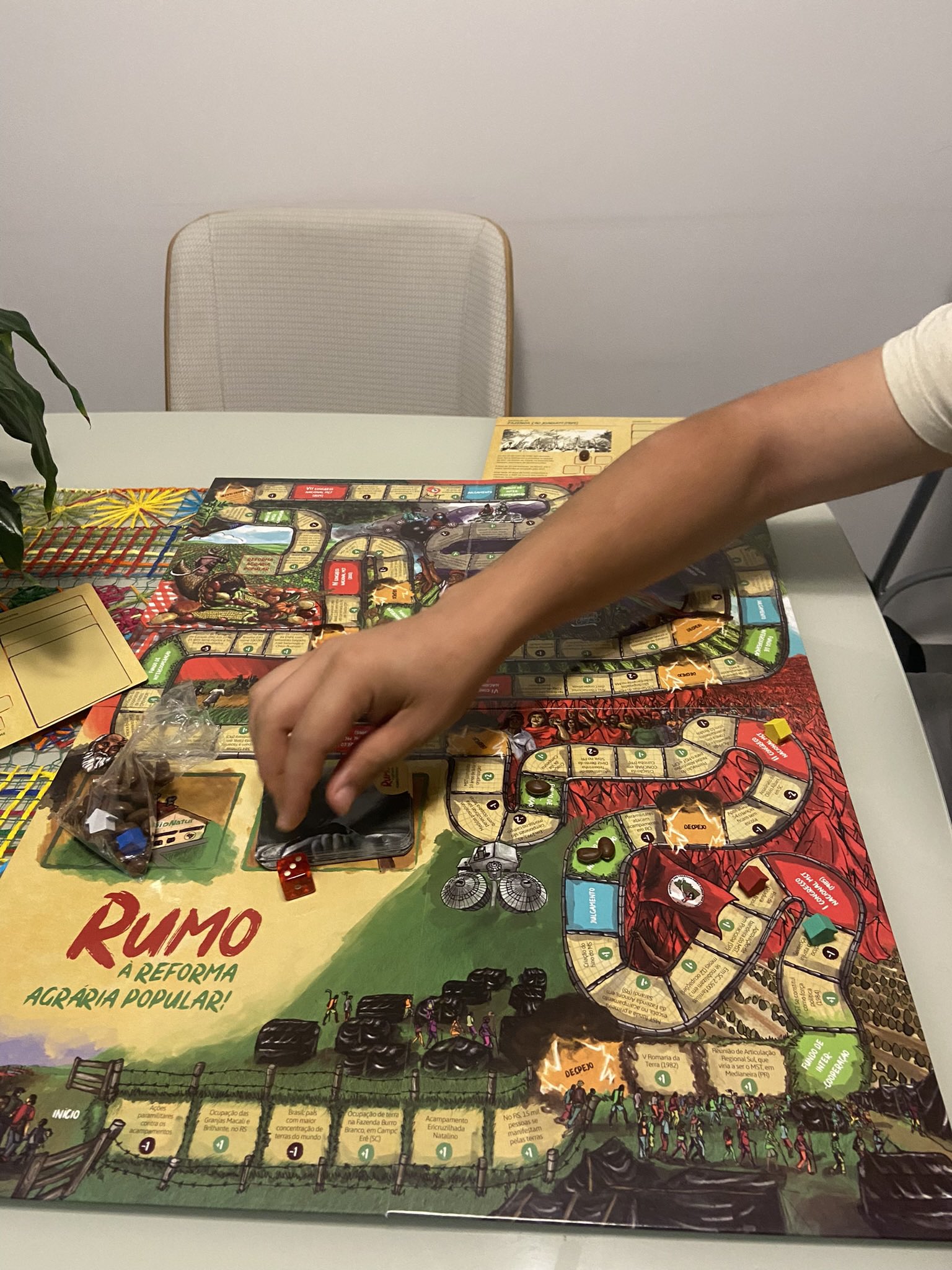 Rumo à reforma agrária popular (jogo de tabuleiro) - Envios a partir de 15/12 - Expressão Popular