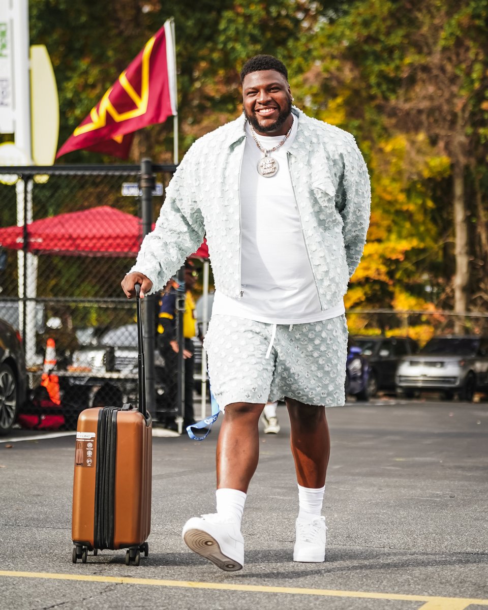 Commanders's tweet image. tell a friend to tell a friend...he&apos;s back 😎

#PHIvsWAS | #HTTC