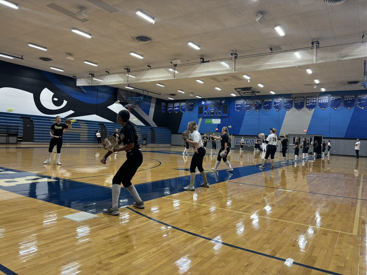Putting some work in this morning, getting ourselves ready for this weekend in Oklahoma. <a href="/nebraskagold816/">Nebraska Gold 816 Schultz</a> <a href="/cowgirlsb/">OSU Cowgirl Softball</a> <a href="/OSUcoachG/">Kenny Gajewski</a>