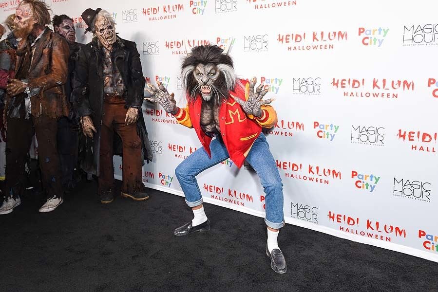 notgwendalupe's tweet photo. HEIDI KLUM's Halloween costumes https://t.co/xfGg6e5LO8