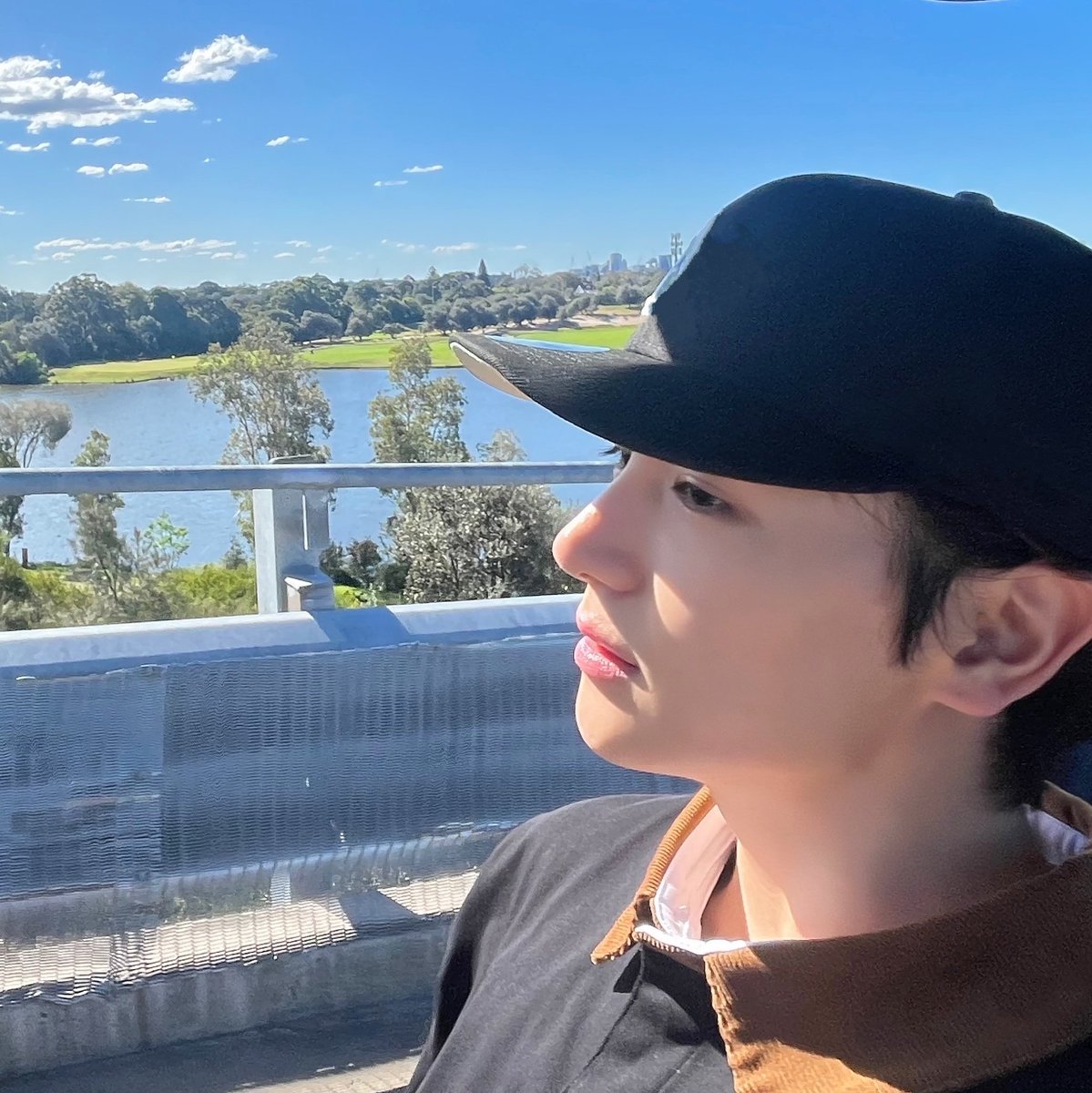 기준 tweet media