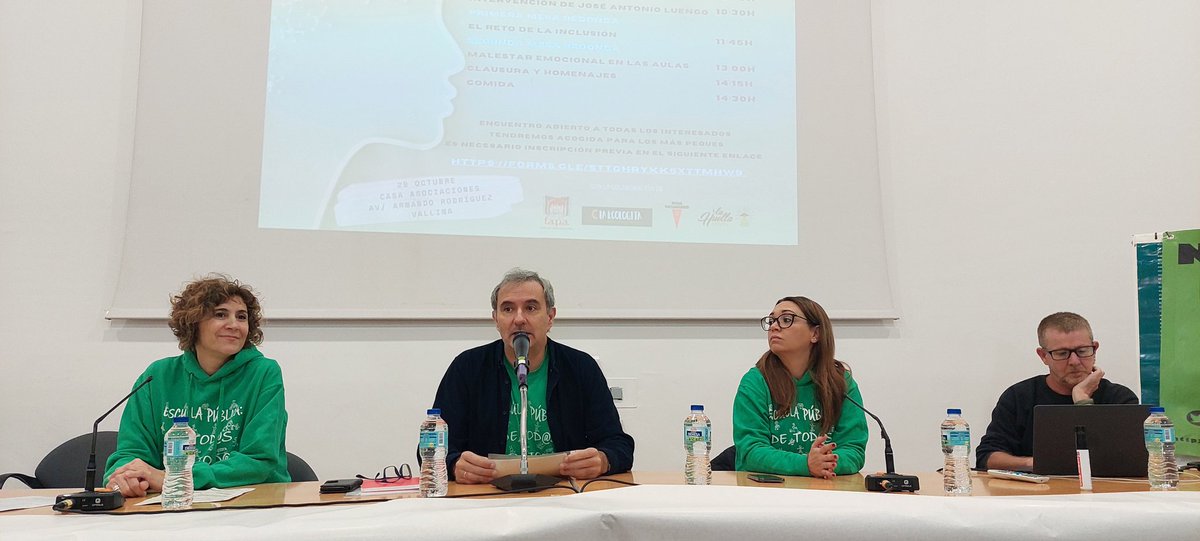 FAPA_Giner_Rios's tweet photo. Enhorabuena a @FAPA_rivas por su décima jornada de #AMPAS 

Ha sido un auténtico placer acompañaros esta mañana de domingo participando en un tema tan importante como es la salud mental.

#UnPsicólogoEducativoPorCentro
@jaluengolatorre @CopMadrid @AytoRivas https://t.co/XDBTK4AWil