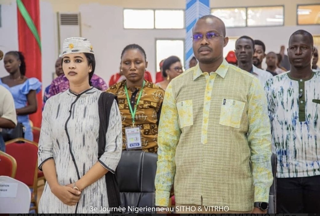 GuisheneMme's tweet photo. #Niger🇳🇪 #BurkinaFaso
#Ouagadougou #SITHO #VITHRO
Dans la journée du samedi 28 octobre 2023 j'ai assisté à la cérémonie de décoration des #Laureats #Corps_du_mérite_Nationale avant d'effectué une visite sur le site touristique de LAONGO.
#SITHO #VITHRO #Artisanat #Tourisme https://t.co/fzxJ7Lw25L