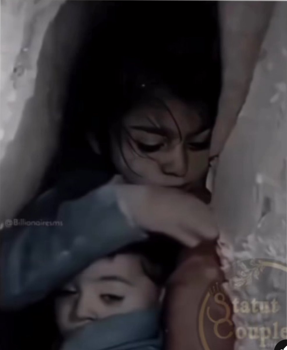 Astridueil's tweet photo. Imagine this scene! This angel girl remaining under the rubble for 12 hours in this position, protecting her little brother.💔
#CeaseFireInGaza https://t.co/isxlJfz7Fw