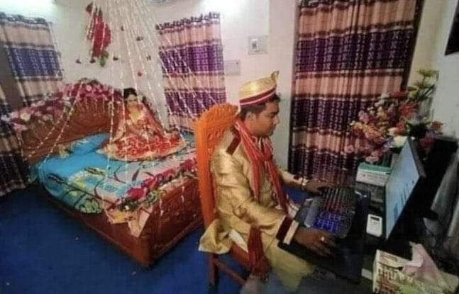 DEEPUVAJRAMUNI's tweet image. ನಾರಾಯಣಮೂರ್ತಿ ಮಾತಿನಿಂದ ದೇಶಕ್ಕಾಗಿ 70 ಗಂಟೆ ಕೆಲಸ ಮಾಡುತ್ತಿರುವ ಭಕ್ತ....

#NarayanMurthy