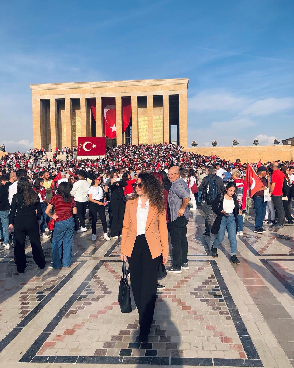 Cumhuriyetimizin 100. yılı kutlu olsun 🇹🇷 Atatürk’ün bizlere bıraktığı bu mirasa her zaman sahip çıkmak dileğiyle..
#100YASINDA #Anıtkabir