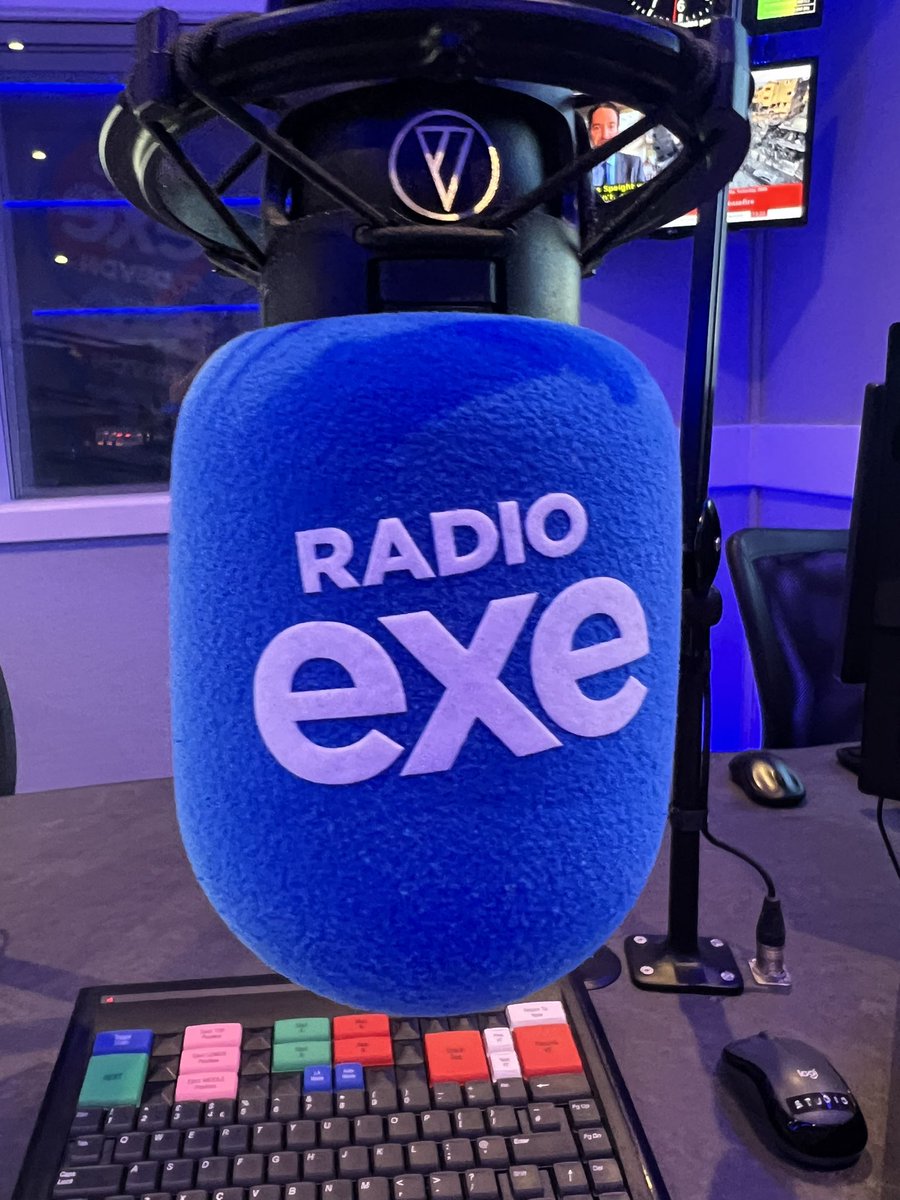 📻 Speaking into this thing until 6!