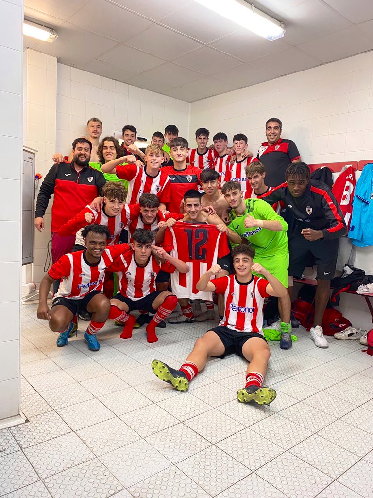 Os lo merecéis, la primera.

Forza Gallarta ⚒️🇦🇹