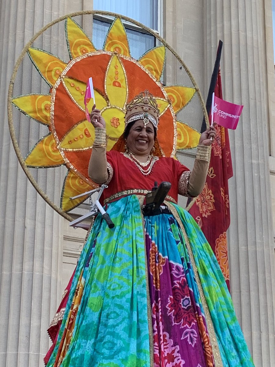 #DiwaliOnTheSquare here with communities celebrating Diwali ⁦@TNLComFund⁩ ⁦@MayorofLondon⁩