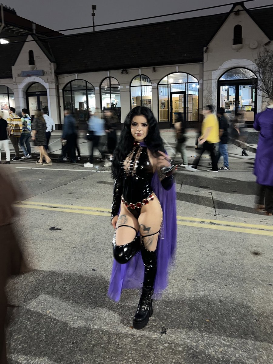 shynedupbaby's tweet photo. 🎃 https://t.co/bZC34mjsfO