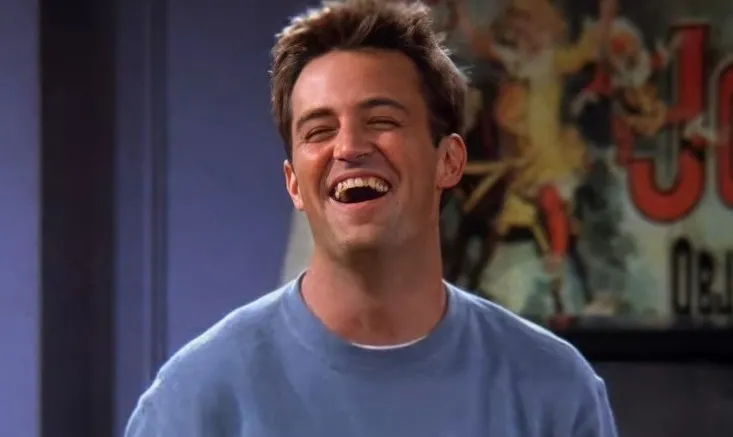 MomentoFriends's tweet photo. Descanse en paz nuestro Matthew Perry (Chandler) Bing, sin ti, Friends no hubiese sido lo mismo. El alma de la serie. #Friends https://t.co/r2d5MSKtqm