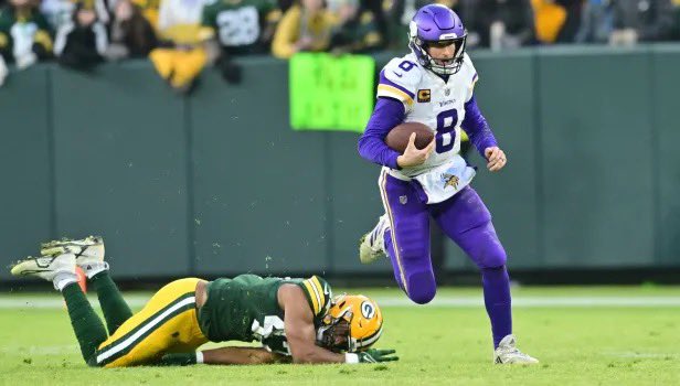 What’s your #Vikings score prediction today? Vikes are favored by 1 with an over/under of 41.5 #SKOL #MINvsGB