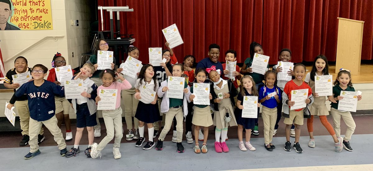 Educator_P's tweet image. This week we celebrated students that  received a positive office referral for consistently exhibiting Great Gator 🐊 Behaviors. 🎉🎊They enjoyed spending time with the Admins and counselors while eating pizza. #Gatorslead #GatorNation #PBIS @SWES_Station