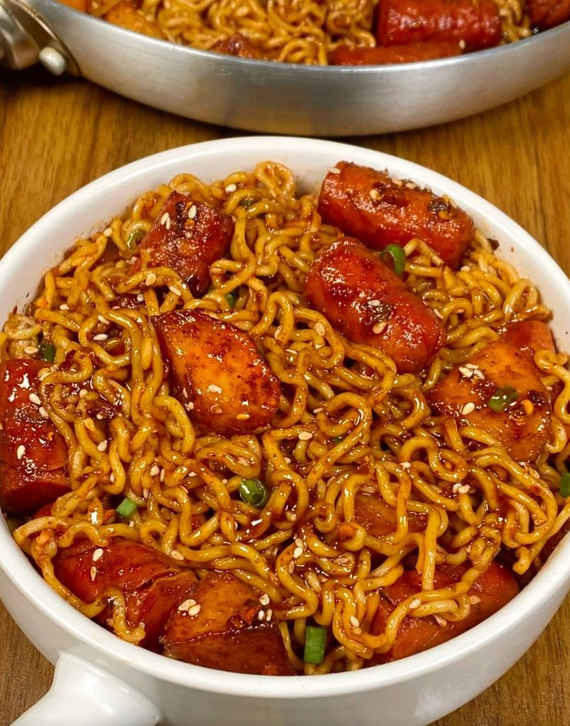 Patsy91389079's tweet image. Delicious cumin ham and potatoes with noodles