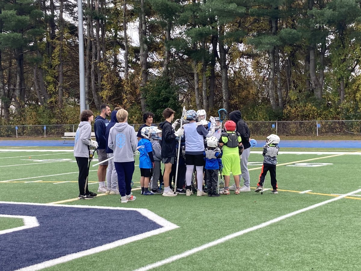 DracutLacrosse's tweet photo. We wrapped up our 4 week fall ball clinic this morning ….Thank you to all the participants and HS players all their hard work throughout the fall !!! @DracutLax @dracutmiddies https://t.co/0oYMRuoiKD