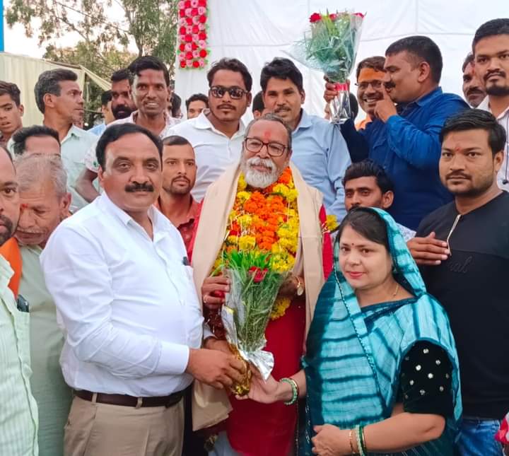 भारतीय जनता पार्टी के विदिशा विधानसभा के प्रत्याशी बनाएं जाने पर आदरणीय भाई साहब श्री <a href="/MukeshTandonBJP/">Mukesh Tandon (Modi Ka Parivar)</a> जी को हार्दिक हार्दिक शुभकामनाएं एवं बधाई , बाढ़ वाले गणेश जी की जय हो <a href="/ChouhanShivraj/">Shivraj Singh Chouhan</a> <a href="/RajeshJ44343971/">Rajesh Jatav bjp मैं हूं मोदी का परिवार</a> <a href="/PreetiRakesh_/">Preeti Rakesh Sharma</a>