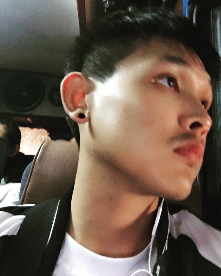 wanl161's tweet photo. กลับบ้านกันนะ ฝันดีครับ 🚌 #เด็กผัง #ช่างไฟ #utt https://t.co/exbRWu4G5j