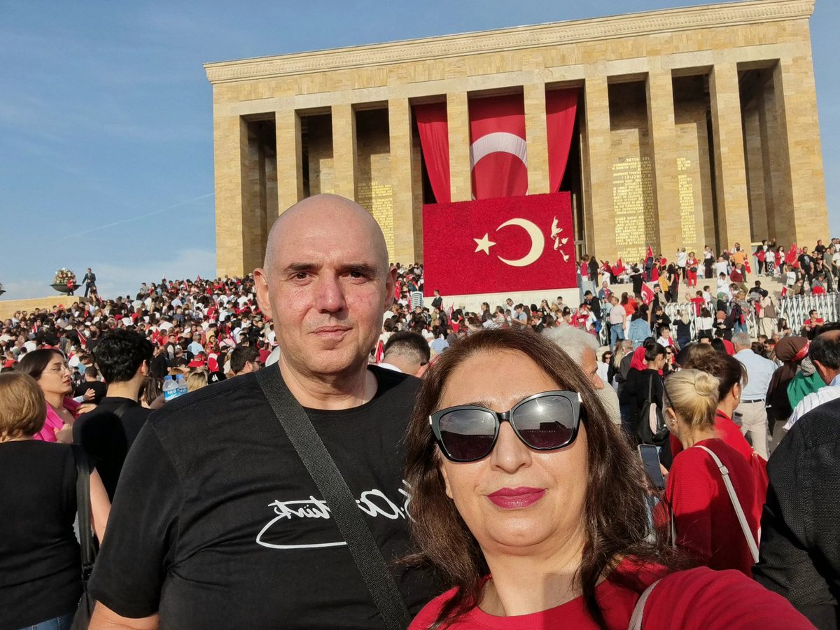Yolunda yürüyenler, Atasına koşanlar
Sonsuza dek Cumhuriyet sonsuza dek saygıyla minnetle 🇹🇷♥️🇹🇷