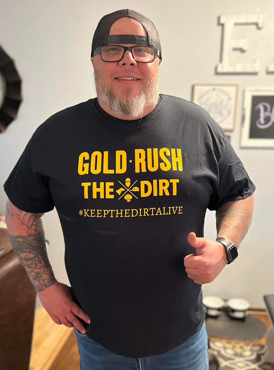 GIVEAWAY 16!!
Let’s get THE DIRT back on our TV’s for next season. Get our voice heard!!
Follow this page and RETWEET this tweet for a chance to WIN this T Shirt, open worldwide,
few different sizes available 
Good luck and thank you all!#KEEPTHEDIRTALIVE <a href="/Discovery/">Discovery</a> <a href="/Gold_Rush/">Gold Rush</a>
