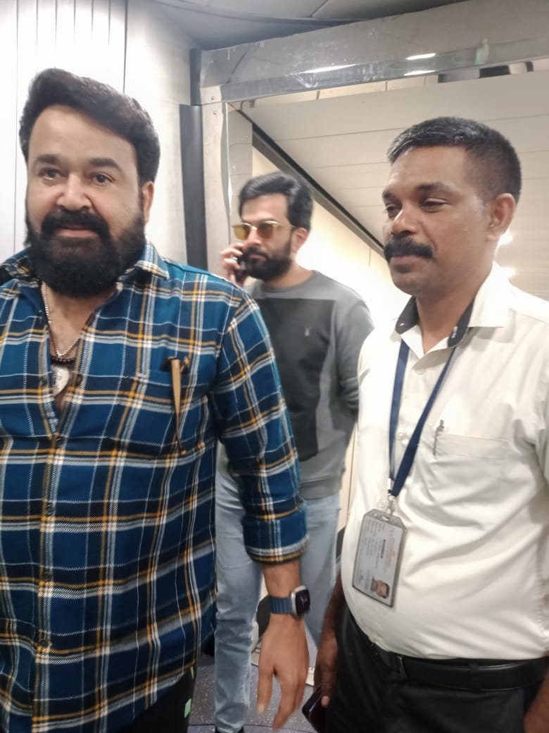 appusofficial's tweet photo. Back Home 🤙🔥

All Set Tomorrow!.. 😋⌛️

@Mohanlal #Mohanlal https://t.co/za3IwIoIpQ