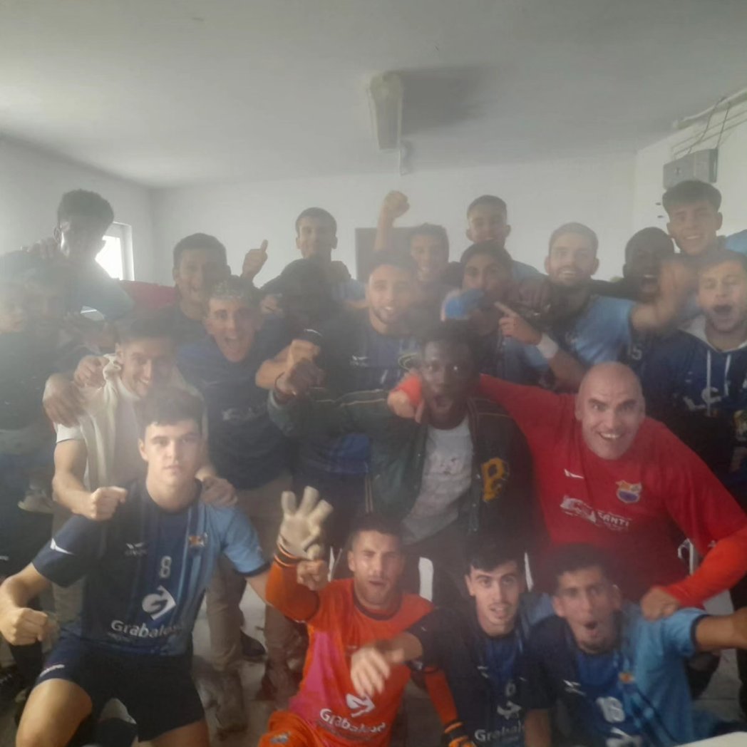 BellcaireCf's tweet photo. Quan treballes i treballes bé.... Arriben els resultats!!
Avui primera victòria a 2Cat. La gesta no era fàcil, de fet cap ho serà, però l'equip ho dona tot i després de vuit jornades ens toca gaudir-ho!!
Felicitats equip💙💙 https://t.co/6BATBGBRs6