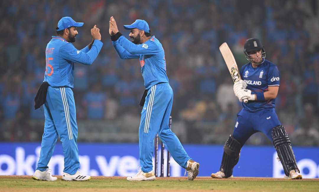 BCCI's tweet photo. WIN by 💯 runs in Lucknow ✅

🔝 of the table with 6⃣ wins in a row!

#TeamIndia 🇮🇳

#CWC23 | #MenInBlue | #INDvENG https://t.co/oKmCLpCzUt