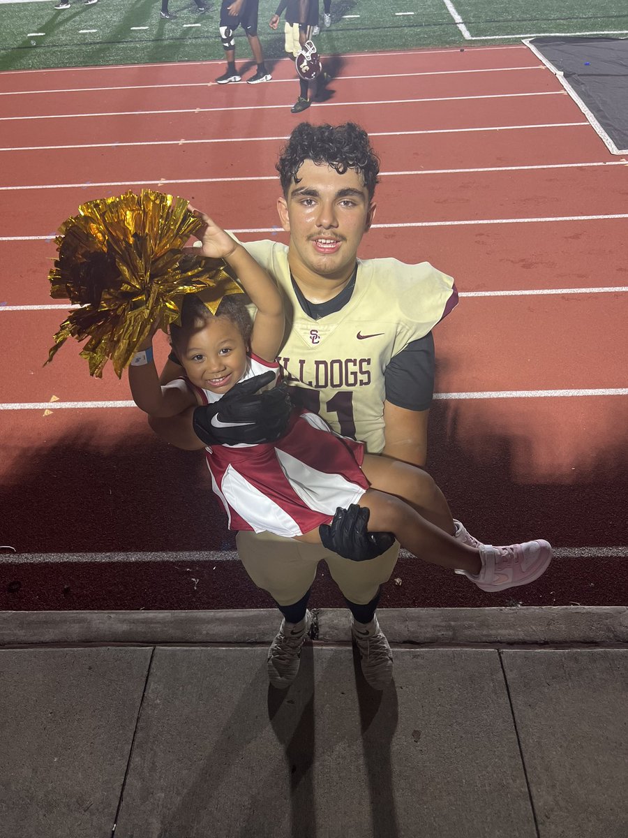 LauraBrmdz3's tweet photo. Cheering 📣 for her SC Bulldogs
The littlest of the bunch 😍
@cheerSCHS @SC_BulldogFB
@JonathanB2607 #JB71 #txhsfb https://t.co/pOcLIt5aWr