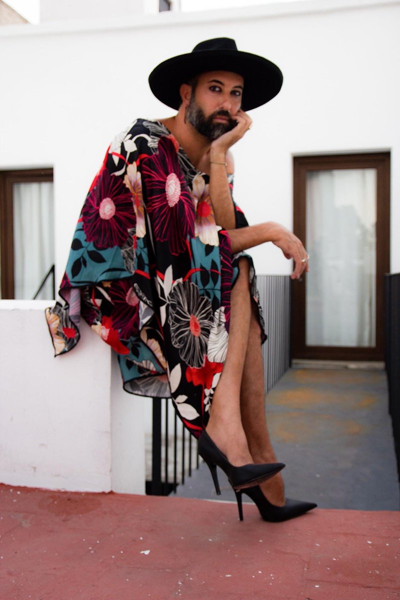 thequeerindigo's tweet photo. 3 years ago today - throwback to Guadalajara 🖤 https://t.co/GaY5YxjAMt
