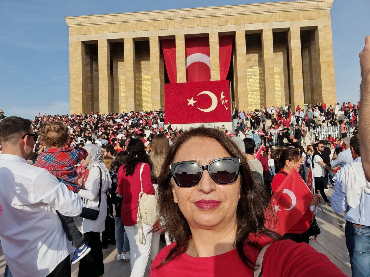 En büyük bayramdır içinde Cumhuriyet vardır , bayramımız kutlu olsun 🇹🇷
Anıtkabir