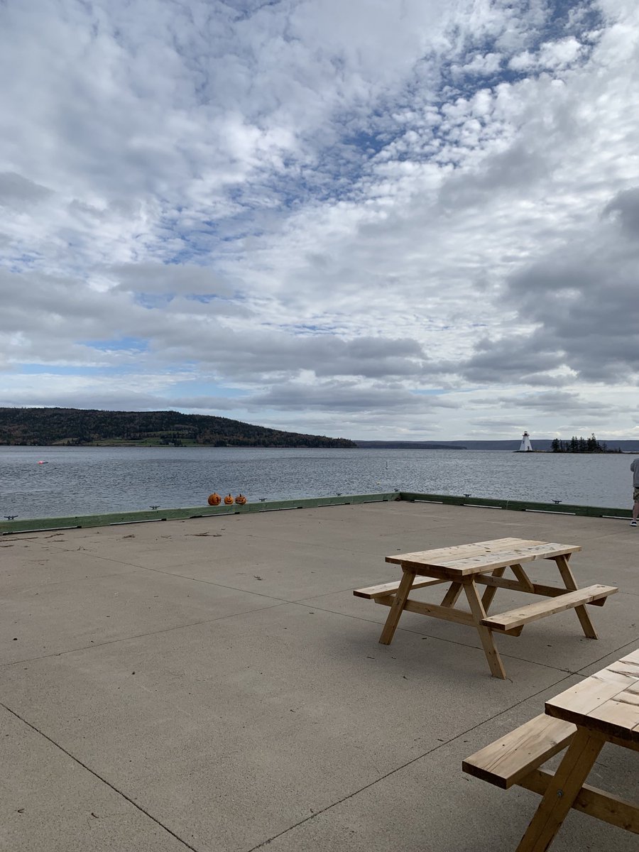 dervishgirl1's tweet photo. Went out to grab my own lunch and sit by the water after second day in a row of being served unidentified grey-pink meat sandwiches (I don’t eat pork/ham and server is unable to confirm what it is). Food has been disappointing this weekend at #FSIM !😬 https://t.co/z0lekQirOP