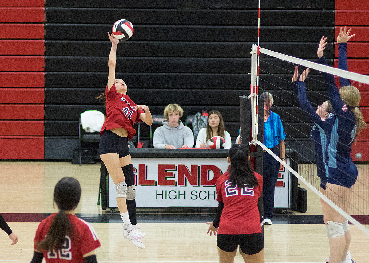 Photo Gallery: Oct 28: Girl's Volleyball: Glendale vs. Linfield Christian
CIF-SS Division 6 Semi-final
AltadenaEric.zenfolio.com/p539150636
@GlendaleUSD #GlendaleNitros @LCHS_Athletics @outlooknews @seb_moore9