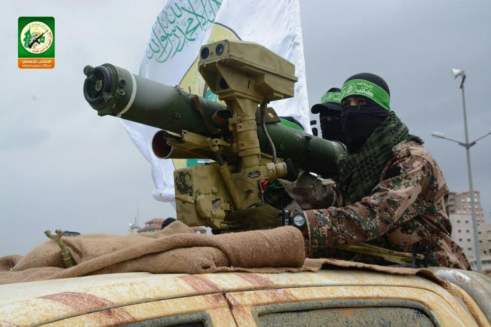 _TemiMalik_'s tweet photo. Hamas:

Two Israeli tanks that infiltrated northwestern Gaza were destroyed and set on fire

#FreePalestine #GazaWar #ElonMusk https://t.co/7tMyWU05Yo