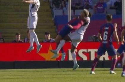 CuentaMister's tweet photo. Me dicen que dijo el CTA que "no hubo polémica en el clásico y Gil Manzano estuvo bien" 🤣

🤷Ahora que me expliquen porqué lo de Hojlund es penalti sobre Rodri y lo de Tchouamení sobre Araujo no @rfef 🤷

Espero la explicación, gracias.

#FlorentinoLeague #ElClasico https://t.co/334ZSEPgqz