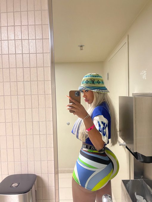 💦 https://t.co/nD7qCkG6K5