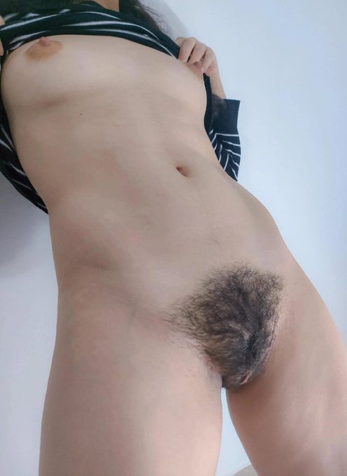 Perfect bush ratio of @ledanceurart https://t.co/IsireGZdYB<a class="tags" href="/tag/ledanceurart">@ledanceurart</a>