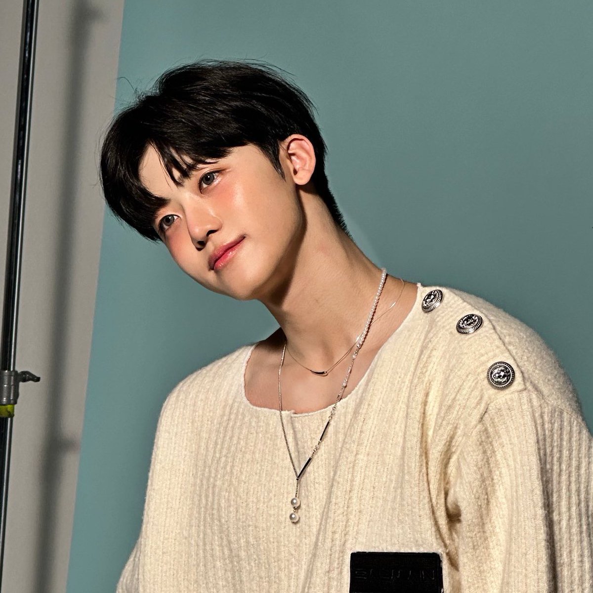 someu___'s tweet photo. .                             쌤은 왜 남친 안 사귀어요
                                      완전 귀여운데
아그래? 고마워
근데 그렇게 보는 사람은
너밖에 없는거같다
                                    당연하죠 저는 숙제를
                                        안해왓으니까요 https://t.co/JGQYMeU64Y