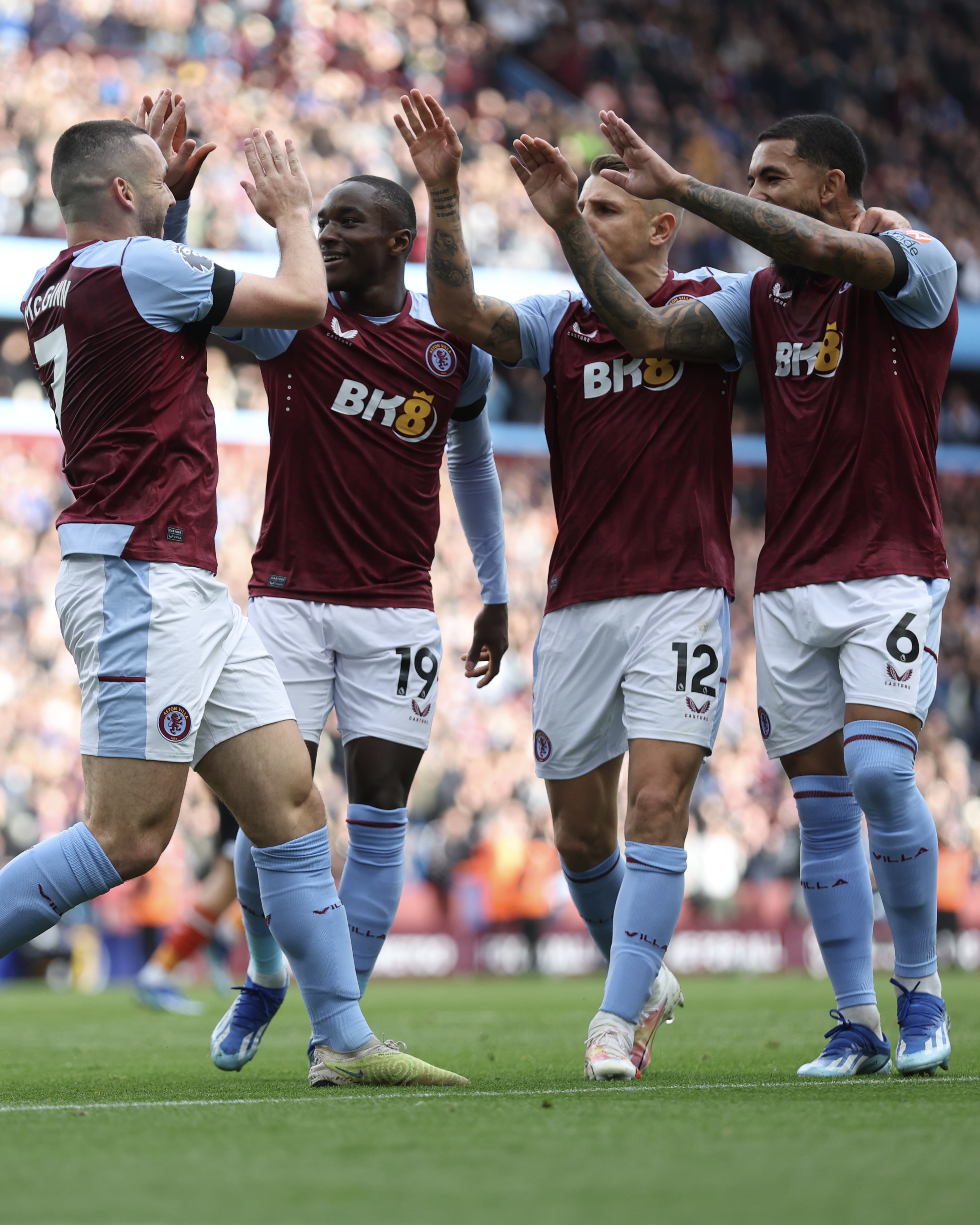 John McGinn, Moussa Diaby, Lucas Digne and Douglas Luiz celebrate!