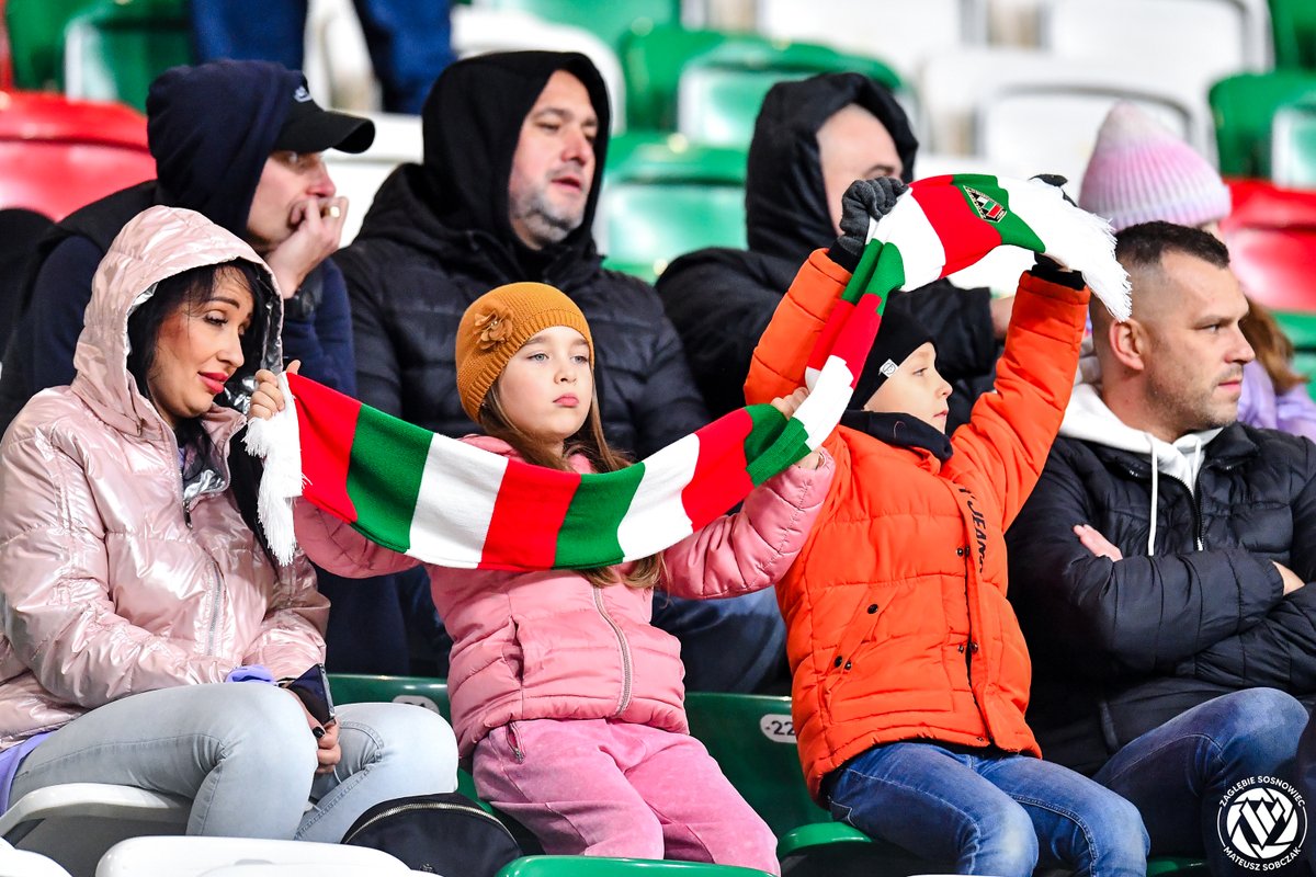 zaglebie_eu's tweet photo. #ZAGTYC | Wczorajszy mecz z GKS-em Tychy zdecydowanie nie zakończył się dla nas dobrze. Tym bardziej chcielibyśmy Wam bardzo podziękować za to, że pomimo niekorzystnego wyniku wspieraliście nas do ostatniego gwizdka 🤝 https://t.co/xaGo8mJCV1