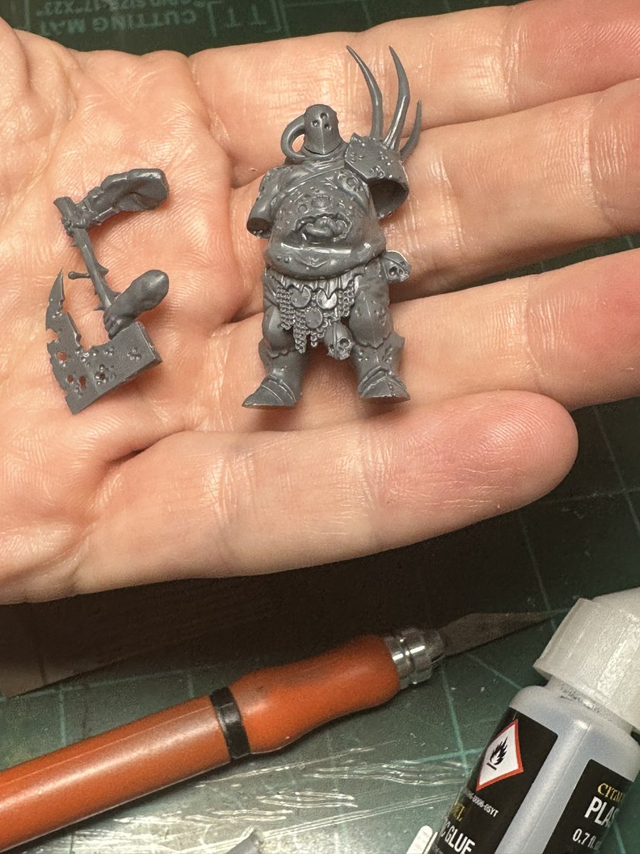 ManVsMiniatures's tweet photo. I need help with my #Hobbyween Lord of Plagues project.  Do I paint in subassembly or fully assembled? #ManVsMiniatures #WarhammerCommunity #PaintingWarhammer https://t.co/2iEM5JMsyb