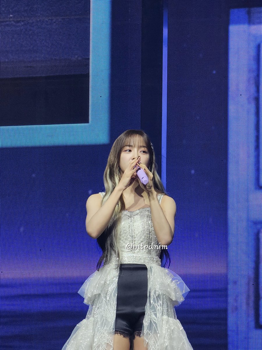 IntPdNim's tweet image. Sharing some good photos I manage to capture from today concert 💙
Let's meet again in the future Sejeong 💕
#김세정 #KIMSEJEONG #세정 #SEJEONG
#KIMSEJEONGinKL #The門inKL