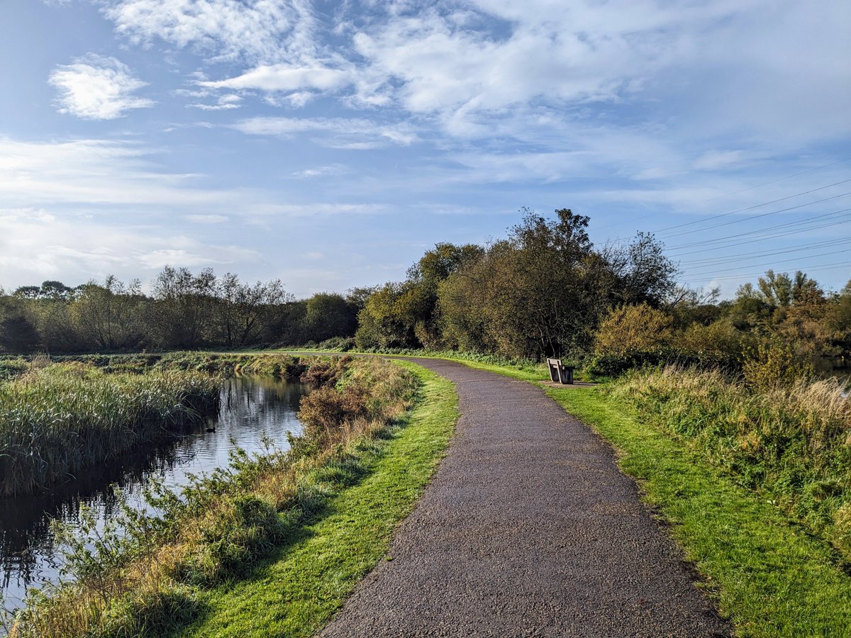 NEW: Lee Valley Middle Loop. Take #binoculars for the #birdlife. Youngsters can search for wildlife sculptures. Great #wildlife discovery centre. Free download. You never have to pay with #Hertfordshire #Walker   #countryside #Hertfordshirewalks #freewalks
hertfordshirewalker.uk/2018/01/walk-2…