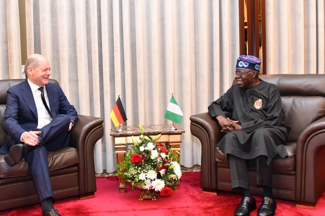RajiDraj's tweet image. President Bola Ahmed Tinubu receives his Excellency, Olaf Scholz, The Chancellor of the Federal Republic of Germany on his working visit to the Federal Republic of Nigeria at the State House, Abuja.

#VillaToday