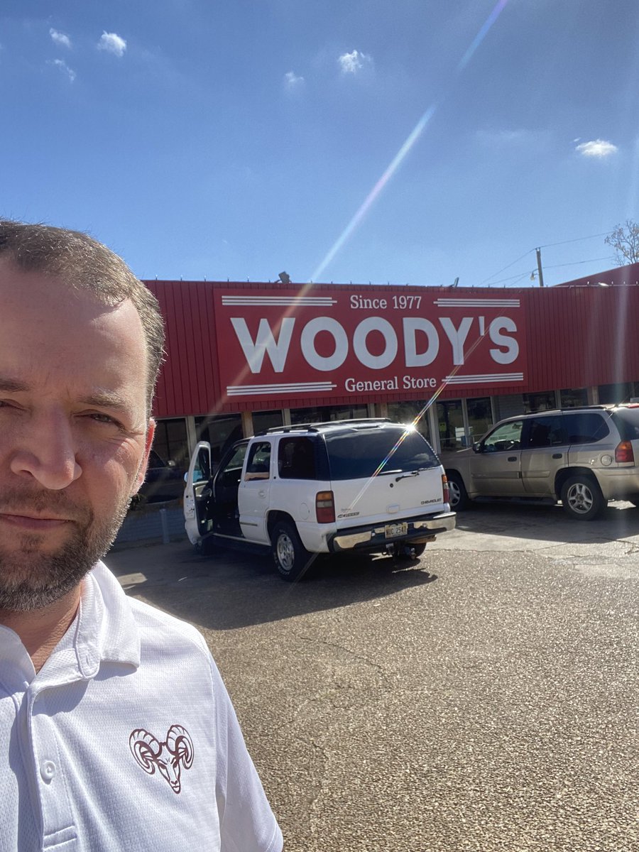 ahunt24um's tweet photo. Retweet if you know. 
Because if you know, you know. 
Best ⛽️ station food in America. https://t.co/j981l8wVlK