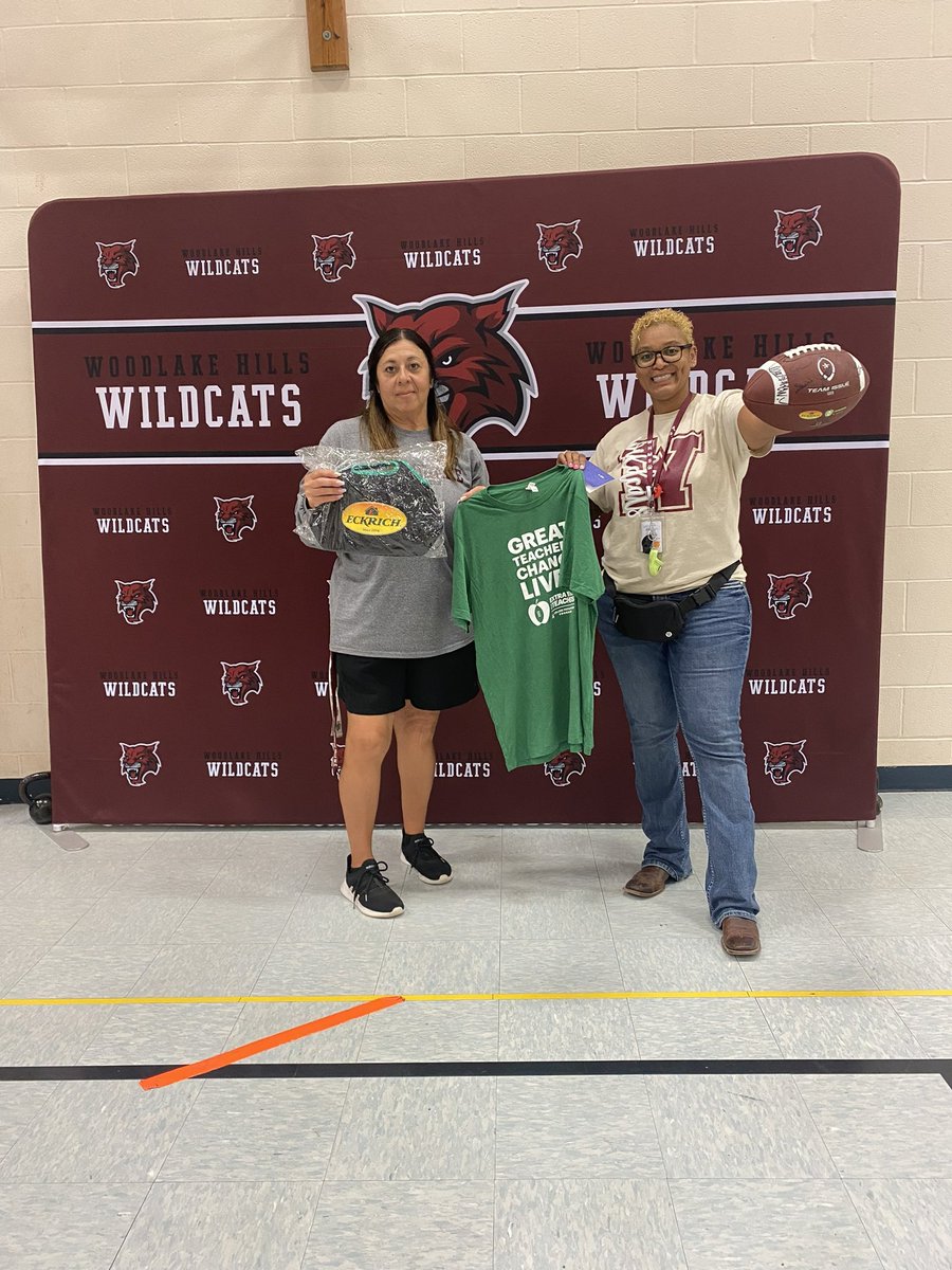 Woodlake Hills Middle School tweet media